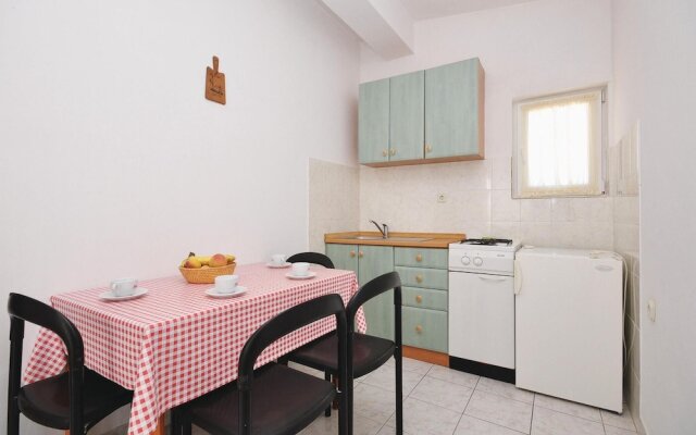 Nice Apartment In Razanac With 2 Bedrooms And Wifi
