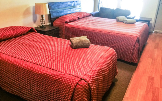 Spinifex Hotel – Guest Rooms – Derby
