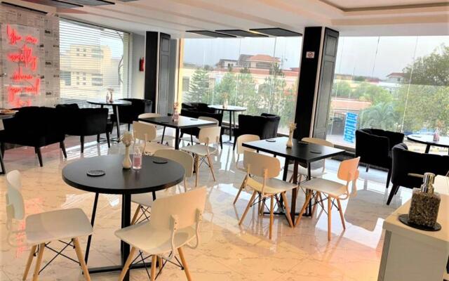 Esquire Hotel Apartments