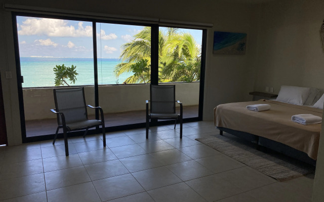 Cuxos Hotel Beachfront