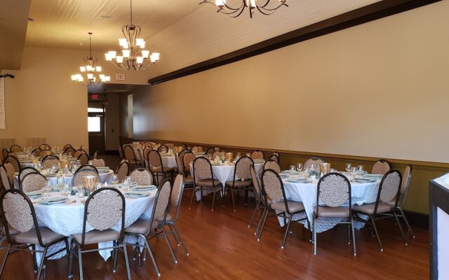 General Francis Marion Hotel