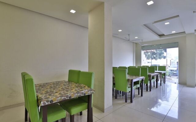 Capital O 41581 Hiriz Hotel