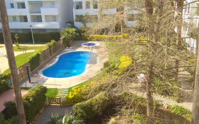 Apartment with 2 Bedrooms in Roses, with Pool Access, Enclosed Garden And Wifi - 2 Km From the Beach