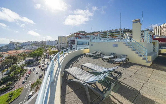 Apartment With sea View - Varandas do Lido I
