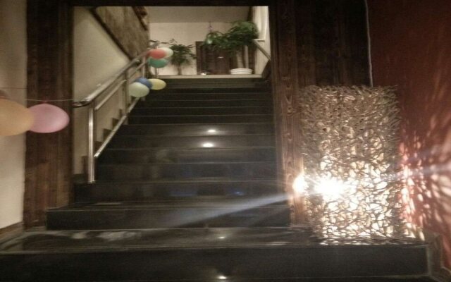 Lutuo Hostel Jinqiao