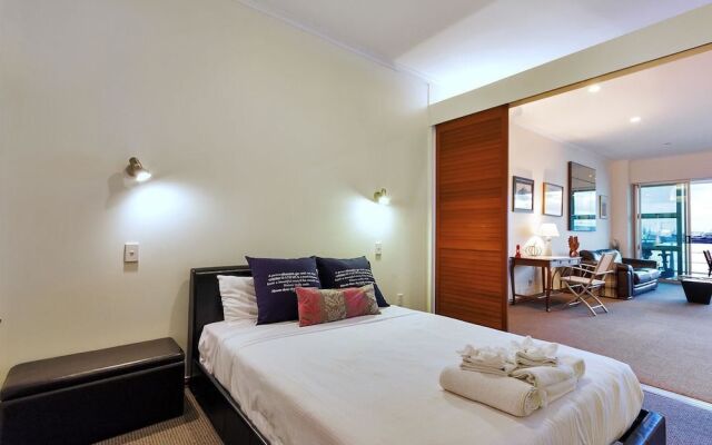 QV Lovely on the Water Apartment - 329