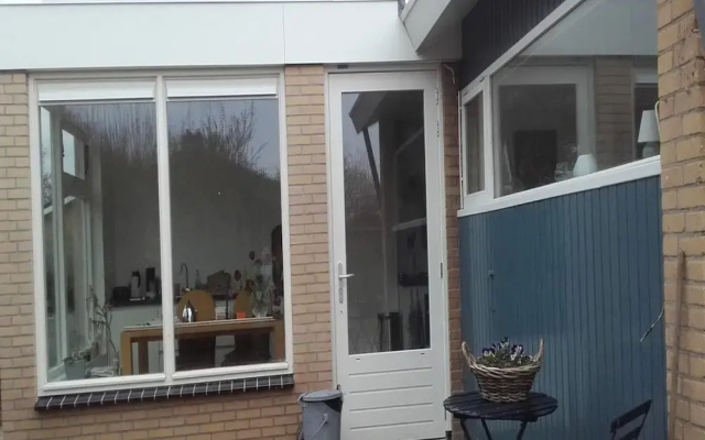 Nice Bungalow With a Sunny Garden