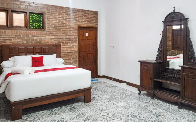 RedDoorz near Stasiun Sragen – Guest Rooms – Sragen