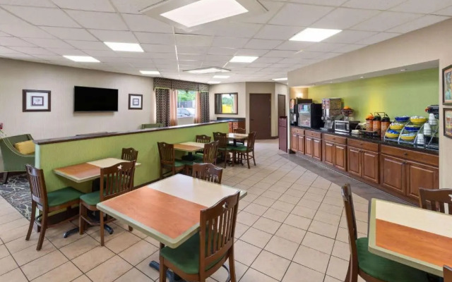 Days Inn Knoxville East
