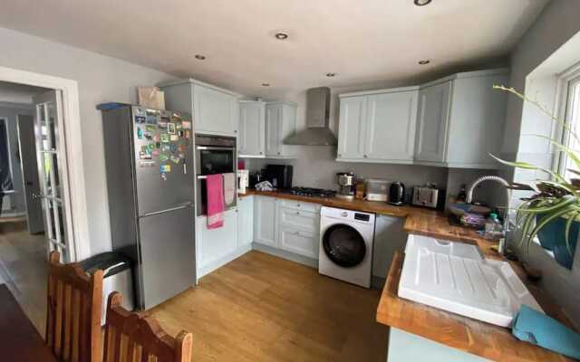 Spacious & Central 2BD House - Brighton