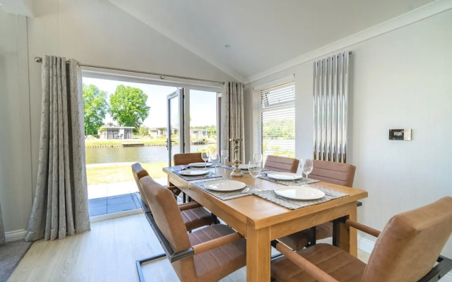 Chalet With Dishwasher in the Green Kempen