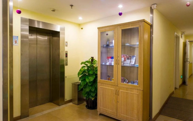 Home Inn Kunming North Caiyun Road Century Town