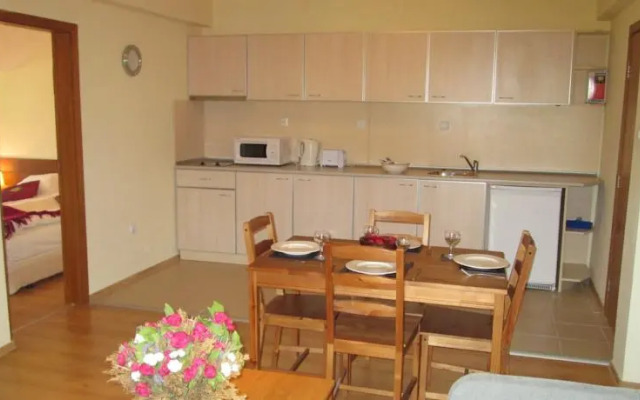 Alex 2 Alexander Services Apartments