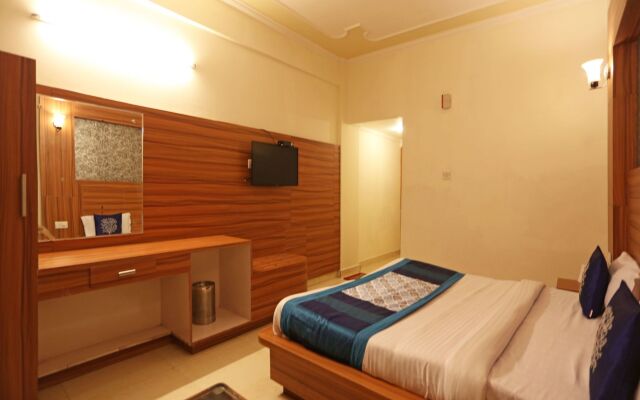 OYO 7358 Hotel Jagdish Residency