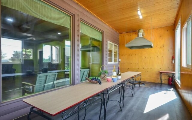 Ganghwado Dongmag Spa Pension