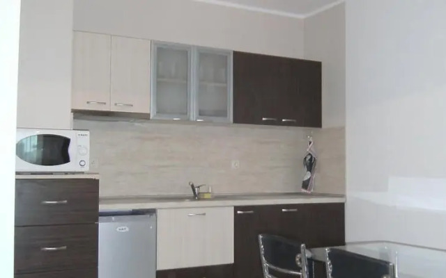 Nicol Apartment in Hermes Complex