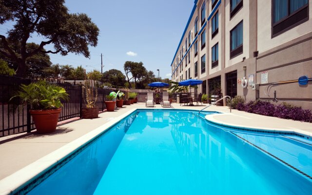 Holiday Inn Express & Suites Austin North Central by IHG