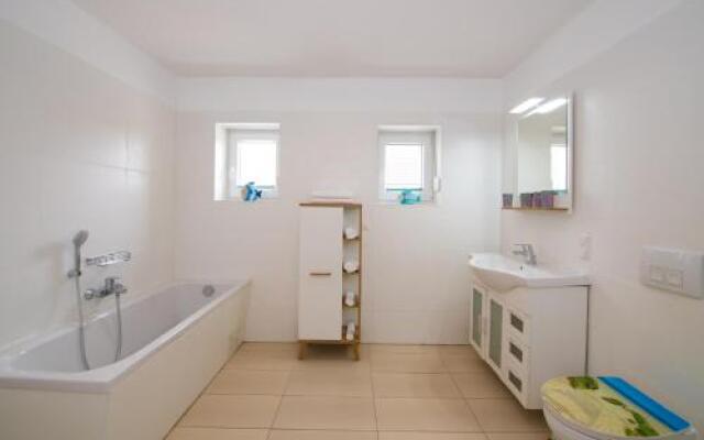 Ferienwohnungen Rügen Findling Breege