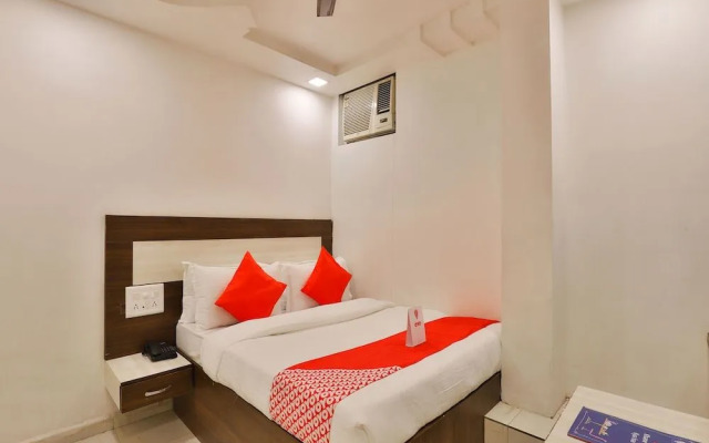 OYO 13141 Aniket Inn