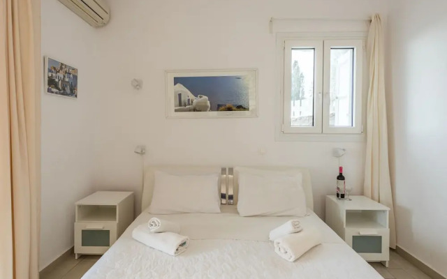 Maroulinas View Studios & Apartments