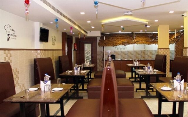 Poppys S.E.T Residency Kumbakonam.