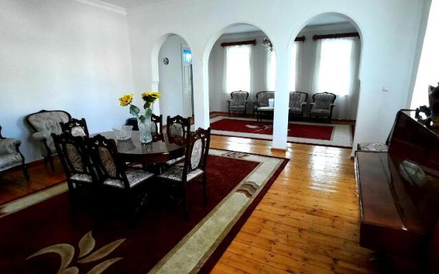 Nika house