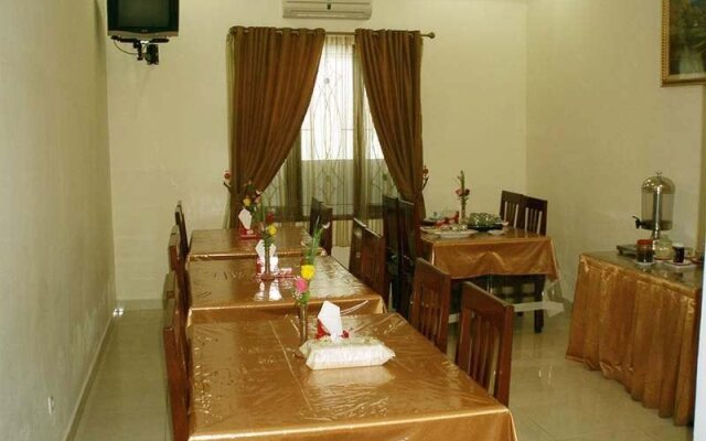 Hotel Basana Inn