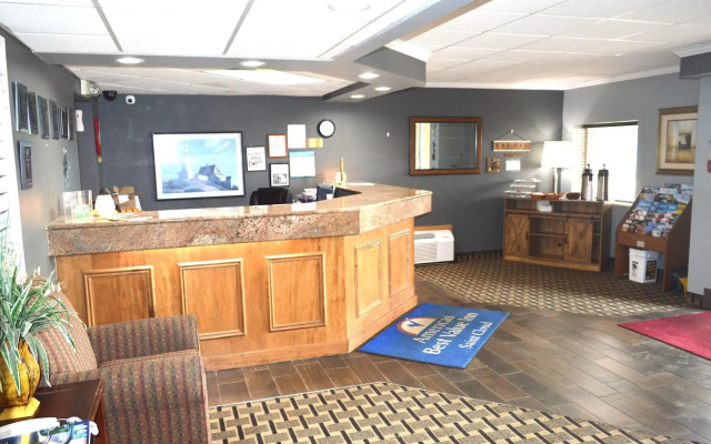 Americas Best Value Inn & Suites St. Cloud