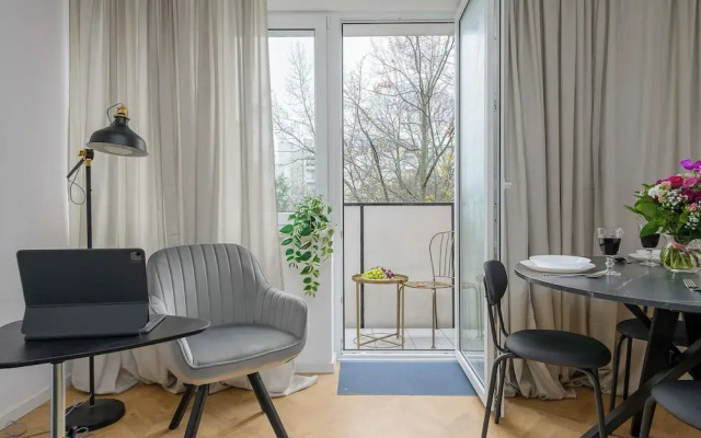 Lumina spacious apartment in Warsaw