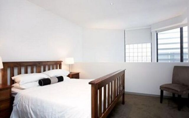 Astra Apartments - St Kilda Rd