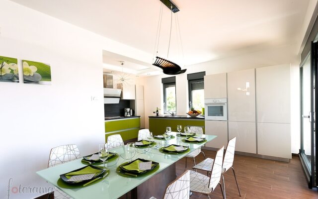 House LEGARA