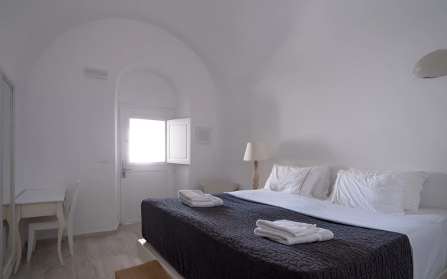 Anemos Cave Suites