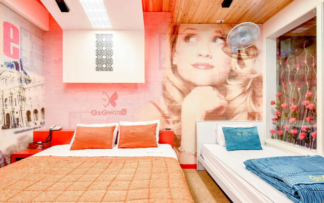 Thebay Hotel