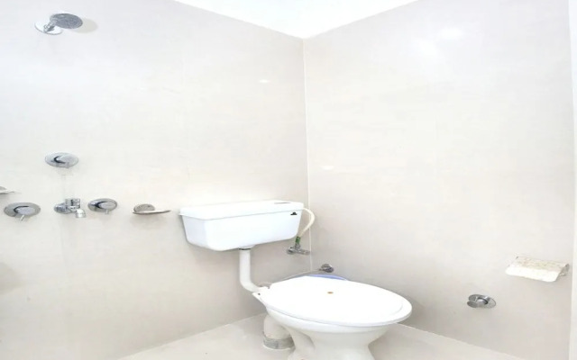 OYO 11421 Regal Residency