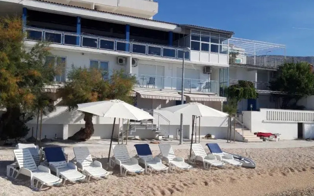 Beachfront Apartmants Zanic