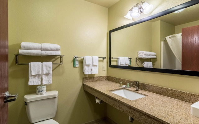 Cobblestone Hotel & Suites - Harborcreek