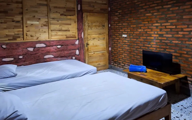 RedDoorz @ Kampung Istal Bogor