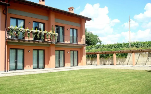 Apartment in Iseo With Swimming Pool