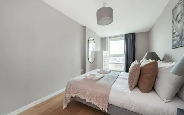 Stunning 2B Vauxhall Apt near Thames & Tube