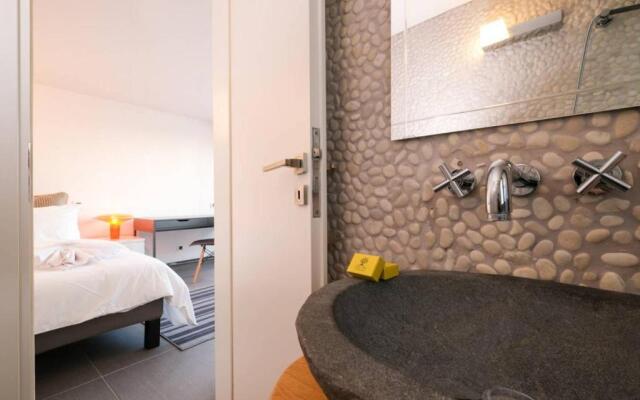 Urban Luxury Homm Apt. In Deinokratous Str.