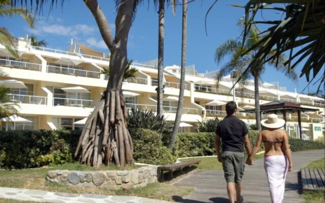 Netanya Noosa Beachfront Resort