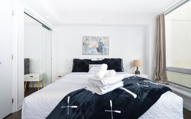 Yorkville Modern 1 bedroom suite Toronto