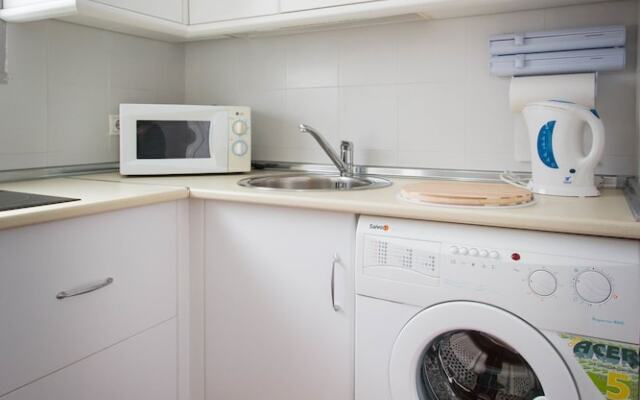 Holidays2Torremolinos Apartamento de 3 dormitorios con terraza y piscina comunitaria