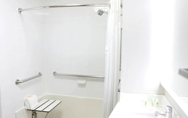 Holiday Inn Chicago-Oakbrook by IHG