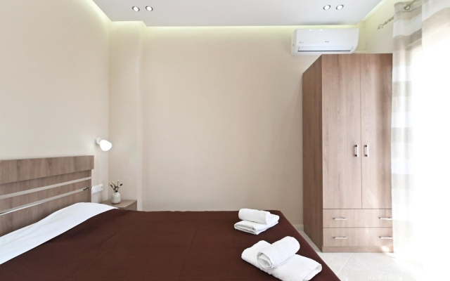 Sabbia Seafront Apartment  2 by TravelPro Serv...