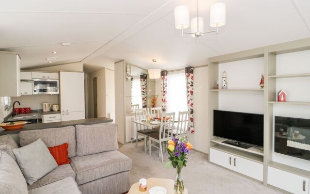 18D Shorefield Country Park
