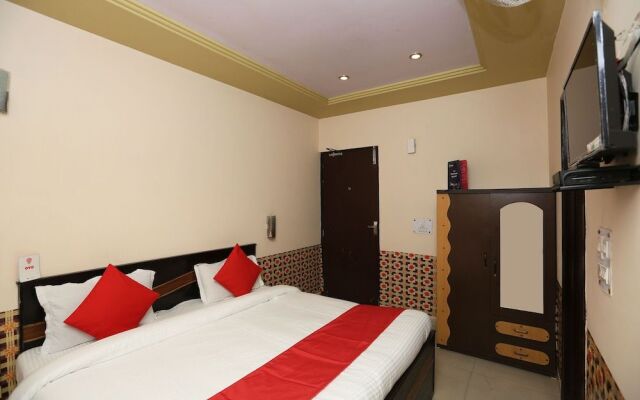 Oyo 18438 Radharani Guest House