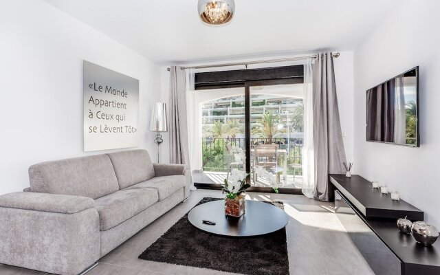 by RIVA - Beautiful 1 Bedroom Chic Apartment in Banus Gardens