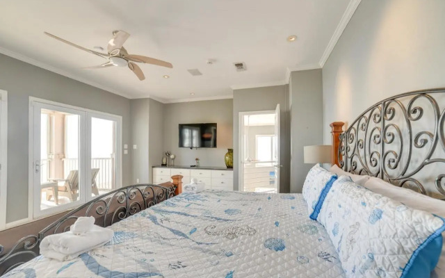 Oceanfront Galveston Beach House: Steps to Sand!