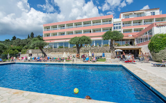 Alexandros Hotel